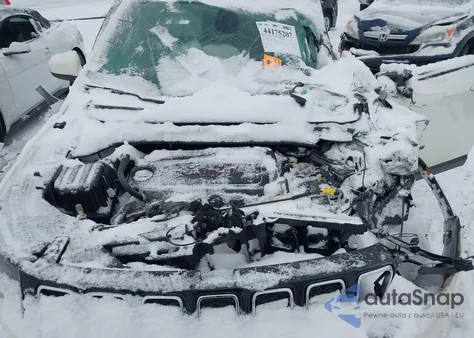 2020 Jeep Compass Latitude 4X4 z USA, uszkodzony, nr VIN 3C4NJDBB8LT104462